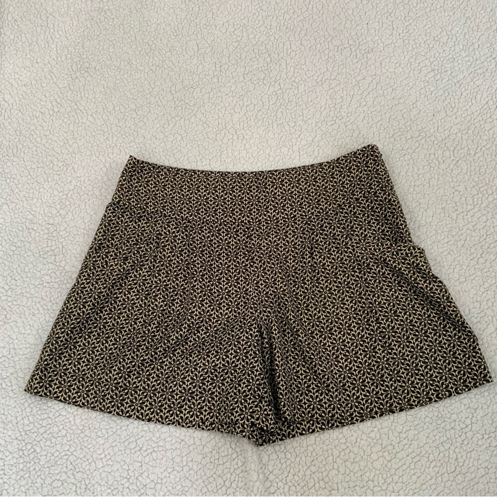 Ann Taylor Loft Size 6 Shorts Black Tan Floral Print Mid Rise Side Zip Pockets - Picture 15 of 15